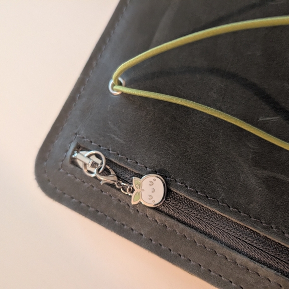 A5 ROTERFADEN Cover With "M" - Picture 6 of 6